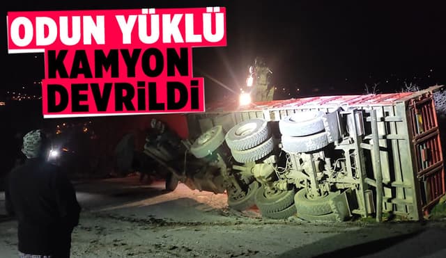 Akyazı'da Kamyon Devrildi