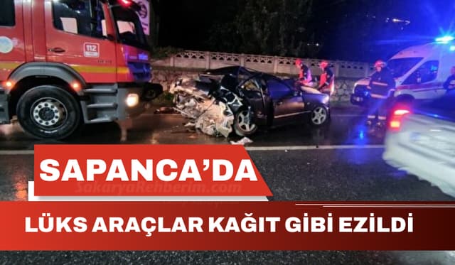 Lüks Araçlar Kazada Kağıt Gibi Ezildi