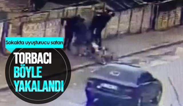 Sokakta uyuşturucu satışına polis baskını kamerada
