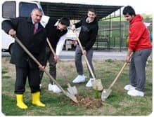 Kolej Öğrencileri Camili&#8217;ye Ağaç Dikti
