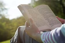 Kitap okudu, umre hediyesi kazandı