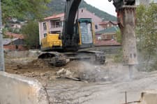 Yayalar bile üzerinden rahat geçemiyordu!