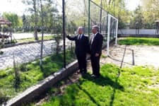 Yazılı Mahallesi futbol sahasına tel örgü çekildi