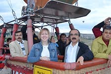 Sakarya Valisi Coş, yeni görevi öncesi balon turu yaptı