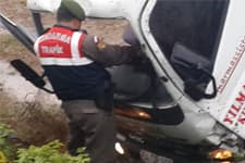 Çekici kaza yaptı