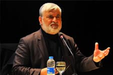 "Modern Dünyada Müslüman Genç" Konferansı Düzenlendi