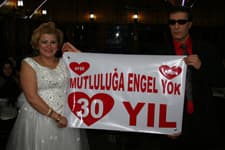 Evliliklerinin 30. yılında nikah tazelediler