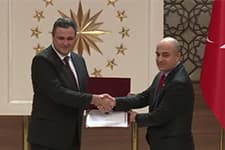 Prof. Dr. Engine çeviri ödülü verildi