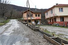 İkramiye Mahallesinin caddeleri perde duvarla güzelleşiyor
