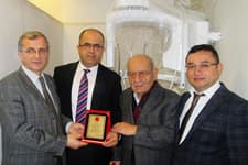 Hayırsever işadamı hastaneye röntgen cihazı hediye etti