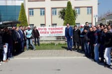 Sözleşme imzalanmayınca 100 işçi greve çıktı