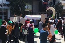 Çark Caddesi'nden tabut taşıyarak geçtiler