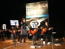 Önce Gitar Öğrendiler Sonra Hünerleriyle Mest Ettiler