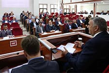 Genel kurulda 2 madde karara bağlandı