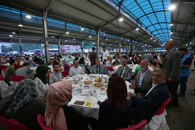 Kardeşlik sofraları Sapancada kuruldu 