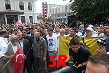 İsrail'i protesto edip bayrak yaktılar