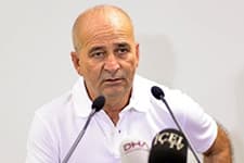 Sakaryaspor'un yeni teknik adamı Engin Korukır oldu