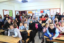 Öğretmenin kabul etmediği hediye kanserli çocuklara verildi