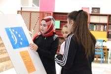 Ortaokul öğrencilerinden bayrak sergisi