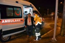 Sanayi ışıklarında kamyonetle otomobil çarpıştı: 2 yaralı!