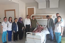 Bakan Yardımcısı Çelik'ten, beyin felci geçiren Sevde'ye ziyatet 