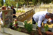 Okullarına adı verilen teknik direktörü andılar