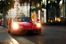 Ferrari sahibi 1000 liralık yardıma başvurdu