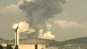 Patlama sonrası kimyasal gaz uyarısı