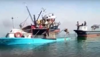 Karasu'da balıkçı teknesi batma tehlikesi geçirdi