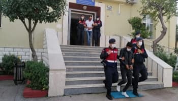 İnşaat malzemeleri çalıp satmışlar