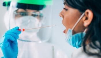 SAÜ'de isteyen herkese ücretli korona testi yapılacak
