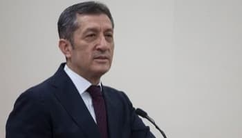 Bakan Selçuk: Salgının yükselişi, eğitimi zora sokuyor