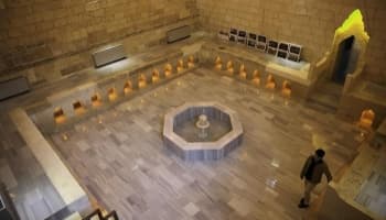 Hamam ve yüzme havuzları kapatıldı