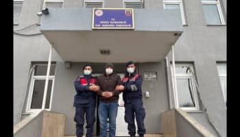 Hırsızı kıyafetleri ele verdi