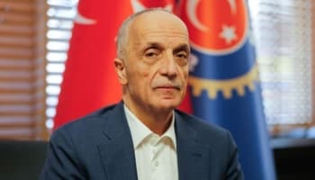 Sakaryaspor'a uçak tahsis etti
