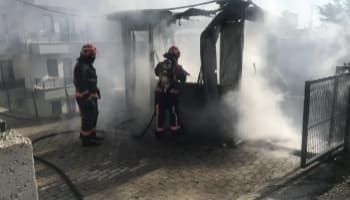 Serdivan'da Bulunan Yurdun Güvenlik Kulübesi Yandı