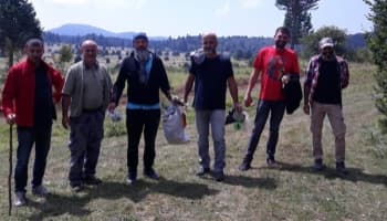 Hayvanlar doğayı az kirletiyor lütfen hayvan gibi davranın