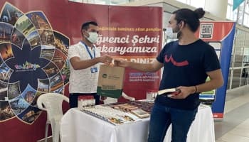 Büyükşehir Üniversite Öğrencilerini Karşılıyor