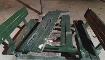 Pamukova'da Parktaki Bankları Kırdılar