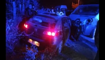 Kafa kafaya çarpıştılar: 6 yaralı