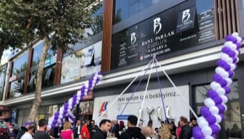 Banu Parlak Güzellik Salonu 1. Yılını Kutladı!