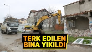 Can ve mal güvenliğini tehlikeye atan metruk bina yıkıldı