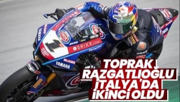Toprak Razgatlıoğlu, İtalya’da podyuma çıktı