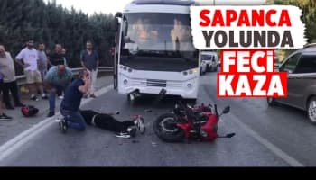 Motosiklet ile midibüs çarpıştı: 1 yaralı