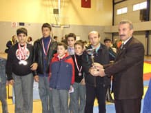 Sakarya İl Birincisi Bekirpaşa, Güreşe Doymuyor