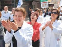 Doktorlar Yarın Tam Gün İş Bırakıyor