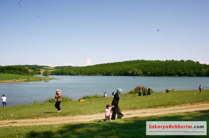 Müezzinler Gölü