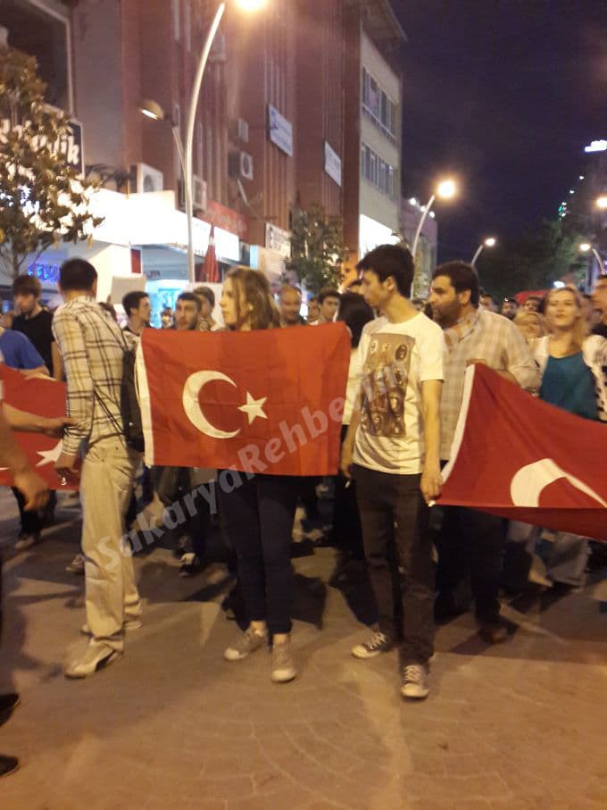 3 gündür uyumayan eylemciler Gezi Parkı için yürüdü