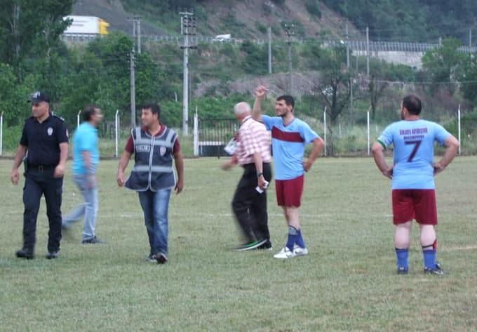 Yeşil sahada istenmeyen görüntüler yaşandı