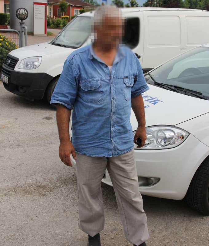 Karşıdan karşıya geçmek isterken kamyonun altında kaldı